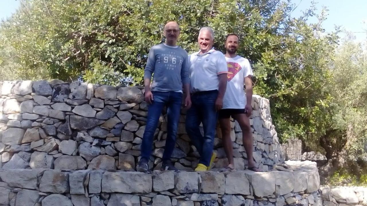 Abbraccio Del Carrubo Bed & Breakfast Шикли Екстериор снимка